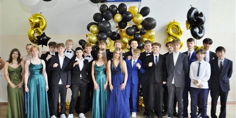 Powiększ grafikę: bale-bale-pozegnania-702287.jpg