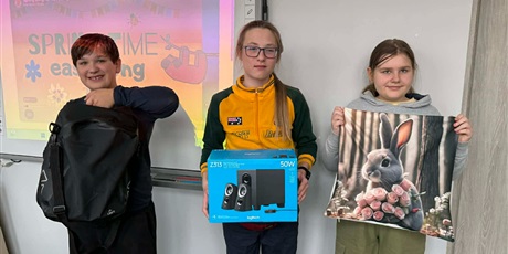 Powiększ grafikę: dzien-bez-plecka-685581.jpg