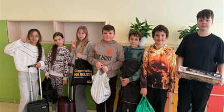 Powiększ grafikę: dzien-bez-plecka-685585.jpg