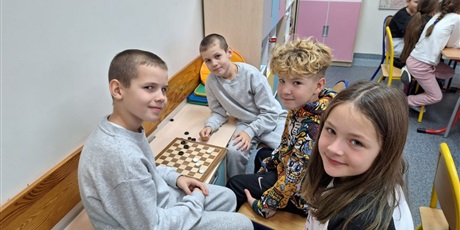 Powiększ grafikę: gry-659325.jpg