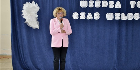 Powiększ grafikę: koniec-roku-2024-2025-630340.jpg