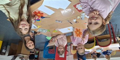 Powiększ grafikę: kwiatek-dla-pani-717315.jpg