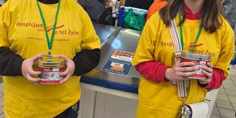 Powiększ grafikę: swiateczna-pomoc-685591.jpg