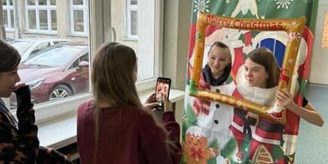 Powiększ grafikę: swiatecznie-w-nasej-szkole-664892.jpg