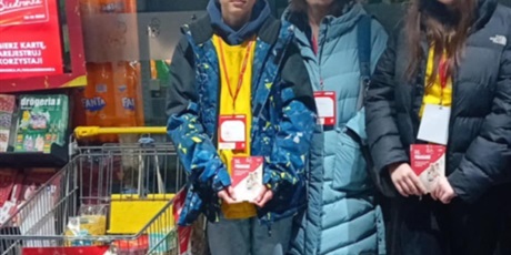 Powiększ grafikę: wolontariusze-dzialaja-661805.jpg