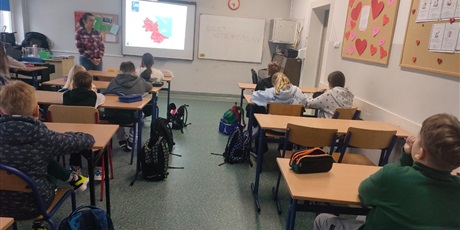 Powiększ grafikę: wychowanie-komunkikacyjne-677767.jpg