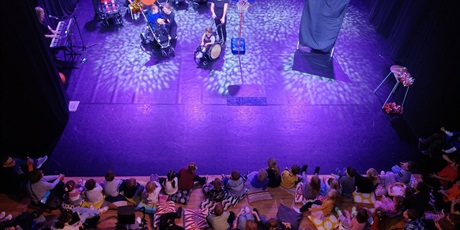 Powiększ grafikę: xvii-przeglad-malych-form-teatralnych-653972.jpg