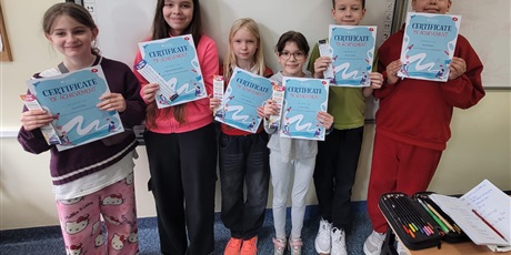Powiększ grafikę: z-jezykiem-angielskim-swobodnie-687680.jpg