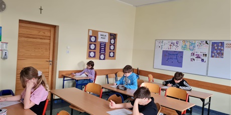 Powiększ grafikę: z-jezykiem-angielskim-swobodnie-687682.jpg