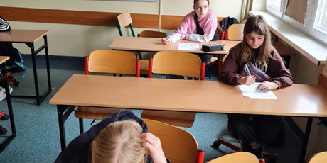 Powiększ grafikę: z-jezykiem-angielskim-swobodnie-687684.jpg